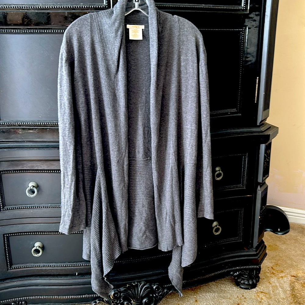 Gray sweater, handkerchief hem, long sleeve sweater, size medium